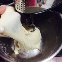 煉乳小軟 煉乳面包的做法 步骤2