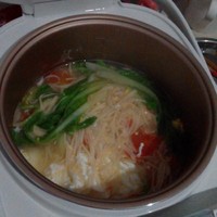 無油版電飯煲西紅柿青菜雞蛋面的做法 步骤1