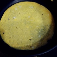 意面醬蛋卷的做法 步骤2