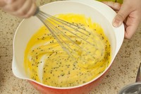 芝麻香酥蛋卷（視頻食譜）的做法 步骤3