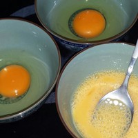 番茄蒸水蛋的做法 步骤1