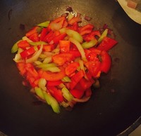 番茄炖雞•原來西式炖菜也可以用蠔油中式做！的做法 步骤6
