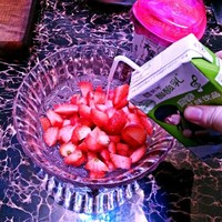 低脂草莓酸奶（好吃又減肥）的做法 步骤3