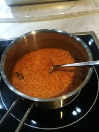 跟著五星大廚學 | 西班牙蒜香大蝦配中東小米的做法 步骤3