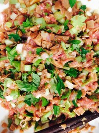 手工豬肉香菇芹菜水餃➕溫州鍋貼的做法 步骤1