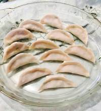 手工豬肉香菇芹菜水餃➕溫州鍋貼的做法 步骤4