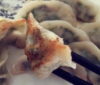 手工豬肉香菇芹菜水餃➕溫州鍋貼的做法 步骤8