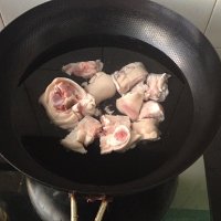 冬瓜豬手湯的做法 步骤1