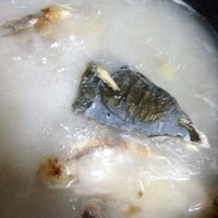 魚頭手工豆腐湯 適合單身又喜歡吃住家菜的你的做法 步骤3