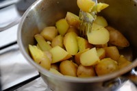 法式香煎雞配大蔥炖豆子的做法 步骤5