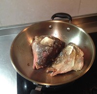 魚頭火鍋的做法 步骤3