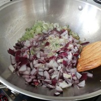 韓國辣白菜部隊火鍋 韓式二人鍋超簡單的做法 步骤1
