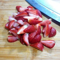 草莓果醬(面包機版)的做法 步骤2