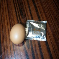 油爆黃心——煎雞蛋的做法 步骤1