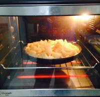 蒜蓉洋蔥烤土豆塊的做法 步骤2