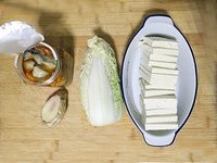 #拉歌蒂尼菜譜#醬牡蠣熬白菜的做法 步骤1