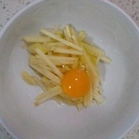 土豆蛋炒飯的做法 步骤2