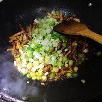 炒雞下飯菜——榨菜肉絲的做法 步骤9
