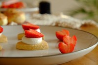 「懶人的甜品桌」奶油草莓小塔的做法 步骤1