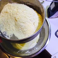 黃金玉米面戚風蛋糕的做法 步骤8