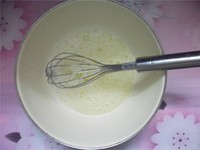 電飯鍋之★戚風蛋糕的做法 步骤3