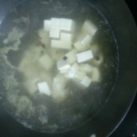 海帶絲豆腐湯的做法 步骤6