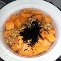 南瓜糙米黃小米核桃芝麻營養粥的做法 步骤1