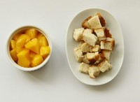 黃桃葡萄干面包布丁的做法 步骤2