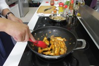 鯖魚醬燒茄子的做法 步骤3