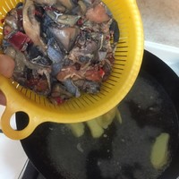 花膠元貝烏雞湯的做法 步骤3