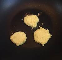 寶寶輔食︰綿軟雜糧土豆餅（12m+）的做法 步骤5