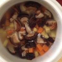 「暗黑料理」之什錦香菇飯的做法 步骤2