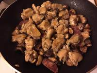 雞翅冬菇臘腸煲仔飯的做法 步骤5