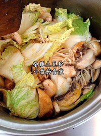 寒風之中，吃一碗熱氣騰騰的雜蔬土豆粉的做法 步骤4