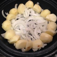 【樂氏私房】塔吉鍋土豆炖牛肉片的做法 步骤2