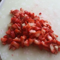 酸奶草莓慕斯的做法 步骤1