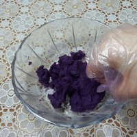 紫薯開花饅頭的做法 步骤2