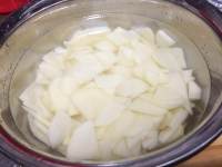 一勺豬油做出的美味干鍋土豆片的做法 步骤1