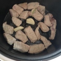 荷蘭豆炒肉（電飯鍋版）的做法 步骤2