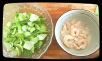 傾白-油菜梗炒蝦仁的做法 步骤1