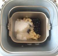 藍莓隻果果醬（松下pm105面包機）的做法 步骤1