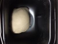 普通農家面粉也能做的牛奶玉米面包（ACA面包機版）的做法 步骤3