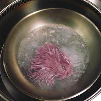 培根蛋汁紫薯面的做法 步骤1