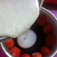 草莓酸奶慕斯蛋糕的做法 步骤13