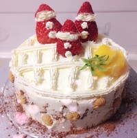 草莓一家生日蛋糕的做法 步骤3