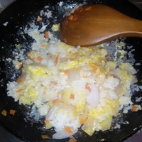 洋蔥胡蘿卜咖喱炒飯的做法 步骤3