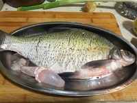 老丁的私房菜-清炖武昌魚的做法 步骤2