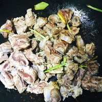 咖喱牛肉的做法 步骤7