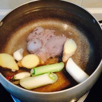 白菜豆腐大骨湯的做法 步骤2