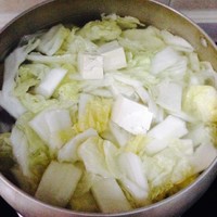 白菜豆腐大骨湯的做法 步骤5